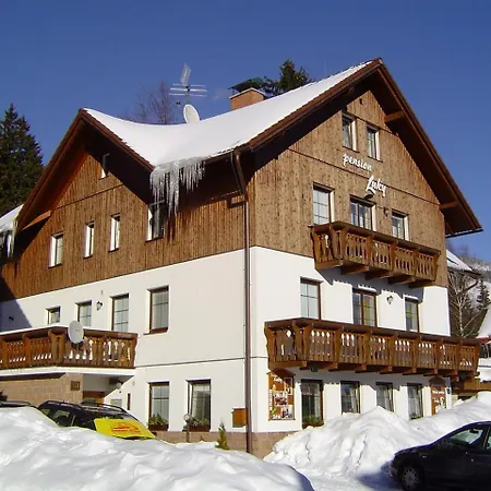 Casa de hóspedes Luky 3*